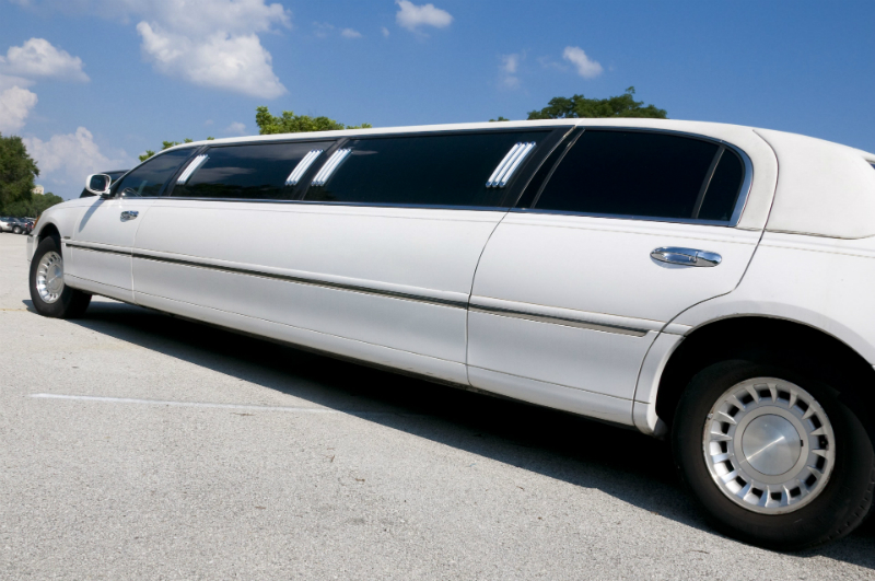 Essential Etiquette of Using Airport Limo Service